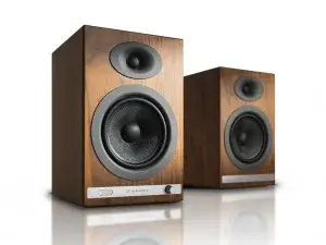 רמקולים מוגברים Audioengine HD5 בגימור עץ אגוז