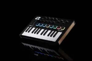 מקלדת שליטה Arturia Minilab 3 - שחור ארטוריה