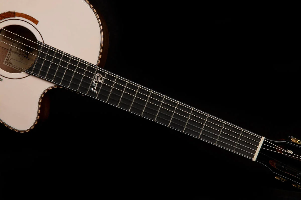 גיטרה קלאסית מוגברת CUTAWAY עם ארגז CORT Solencanto - תמונה 4