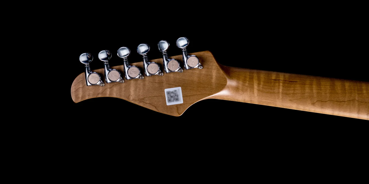 גיטרה חשמלית חכמה Mooer GTRS Professional P800 Intelligent Guitar - Olympic White - תמונה 3